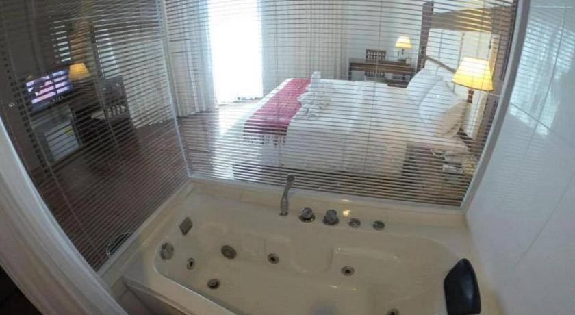 River City Hotel Mukdahan Exterior foto